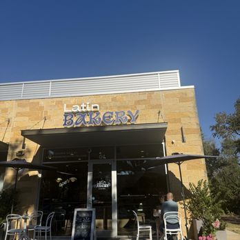 Latin Bakery Austin - Custom Cakes Near Me - Austin, Texas