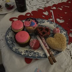 Pretty Lil Sweets - Valentine's Day sweets