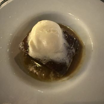 Kellys Landing - Dessert - Sports Bars Near Me - Toronto, Ontario