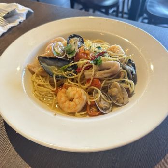 Pasta e Pasta by Allegro - Seafood Pasta (Oil Sauce) - Pasta Shops Near Me - Cerritos, California Pasta e Pasta by Allegro - Seafood Pasta (Oil Sauce) - Pasta Shops Near Me - Cerritos, California