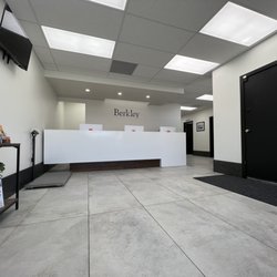 Berkley Pet Hospital - Looks like they remodeled the office.
