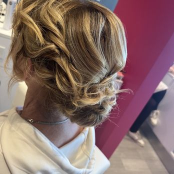 Blo Blow Dry Bar - So cute and fast!!!! - Blow Dry/Out Services Near Me - Chapel Hill, North Carolina