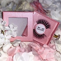 Amie Artistry - Feisty lashes