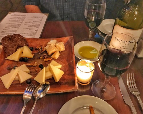 Mozzarella & Vino by null