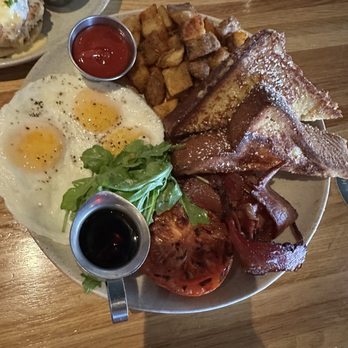 Moxies - The Big Breakfast - Cocktail Bars Near Me - Houston, Texas