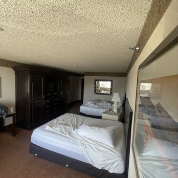 Circus Circus - Grungy & run down room - spider bite me so I left for Mandalay Bay - Hotels Near Me - Las Vegas, Nevada