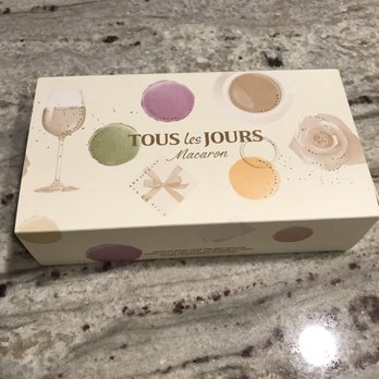 Tous Les Jours - Pretty box - Bakeries Near Me - Bellevue, Washington