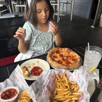 Bubba's 33 - Pepperoni pizza kids menu - American Near Me - Peoria, Arizona