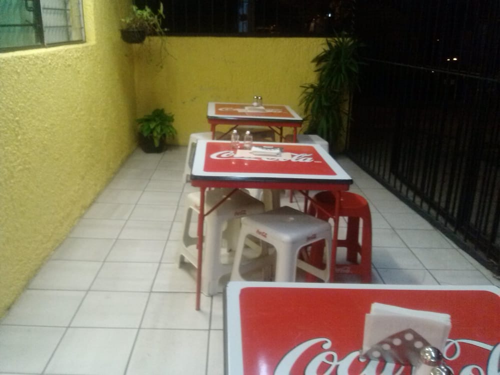 Cenaduria La Cochera