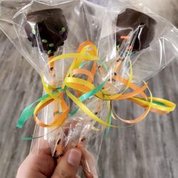 Doodle's Cupcakes and More - Cake pops