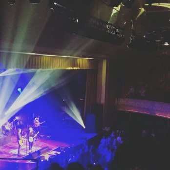 Ryman Auditorium - Dierks Bentley came out to sing a Johnny and June duet with Elle King, 11.7.2016 - Music Venues Near Me - Nashville, Tennessee