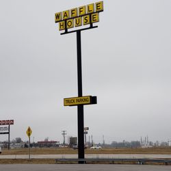 Waffle House - Yay for truck parking! 12 or so pull-through spots