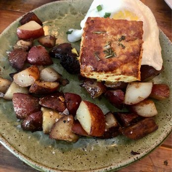 Hunter’s Kitchen & Bar - Fried Chicken Sandwich - Bars Near Me - Boston, Massachusetts