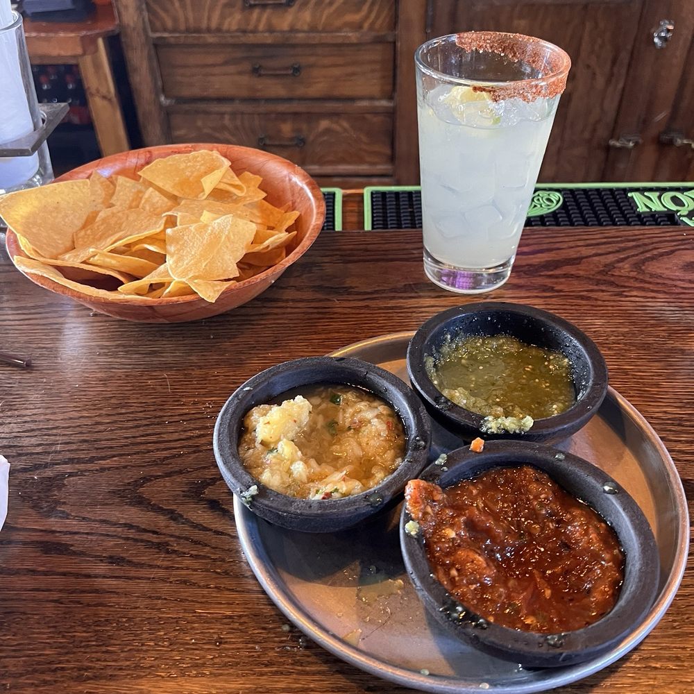 BONEZ - Salsa trio - Cocktail Bars Near Me - Crested Butte, Colorado