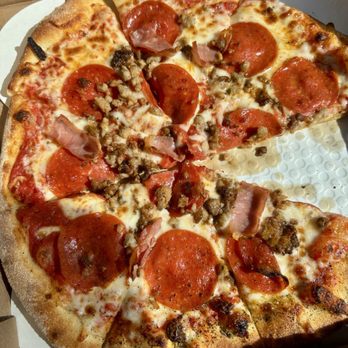 Big Daddy's Pizzeria - The Carnivore - Pizza Near Me - Sevierville, Tennessee