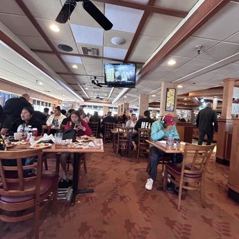 Sizzler - Dining room - Seafood Near Me - Los Angeles, California