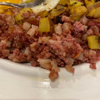 Farm's House - Not enough corned beef it looks like ground beef. - Breakfast & Brunch Near Me - Banning, California
