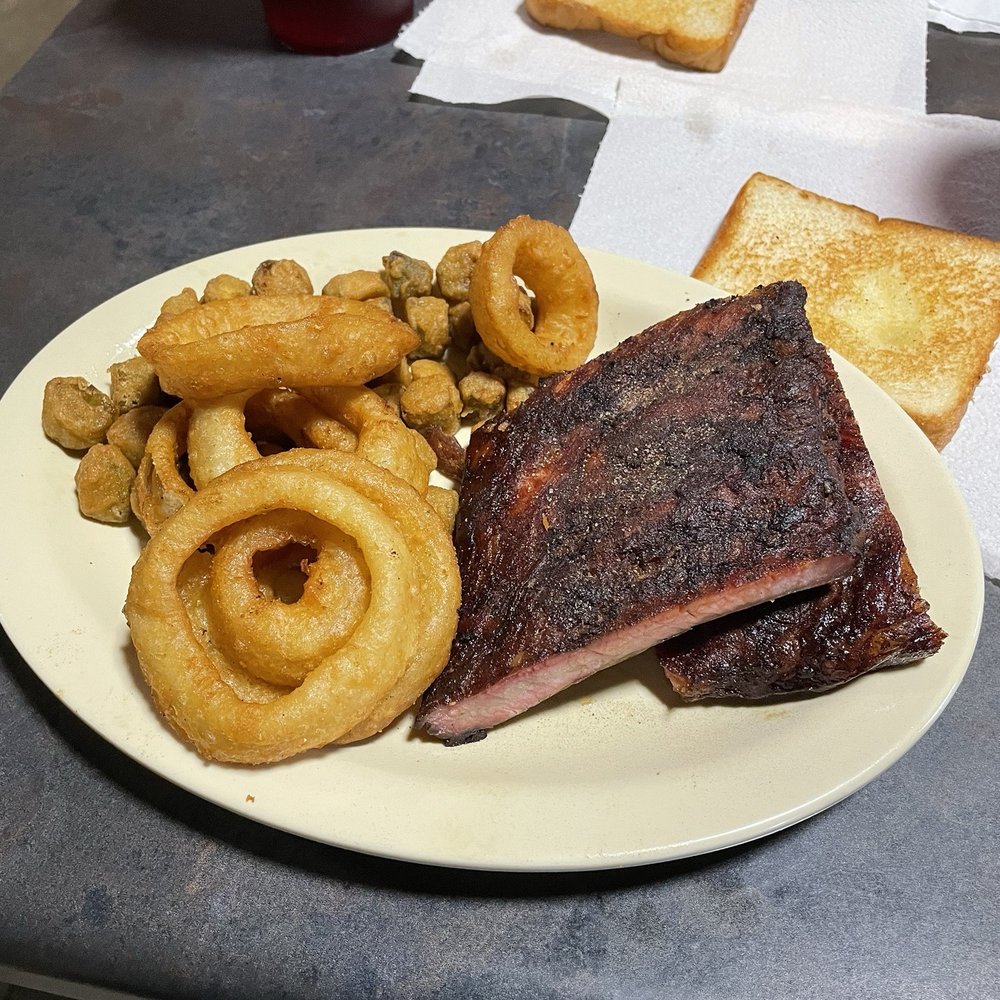 Ribs with okra and onion rings Ribs with okra and onion rings