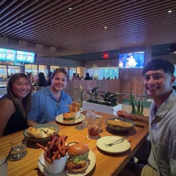 Moxies - Cocktail Bars Near Me - Houston, Texas