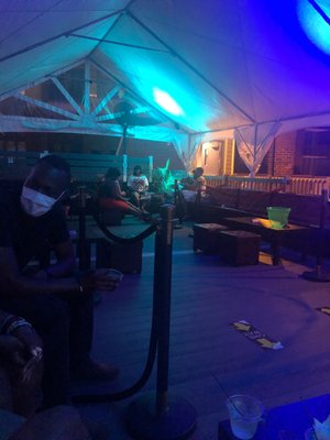 Palisades Lounge by null