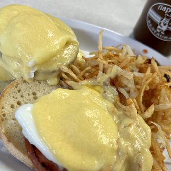 Flap Jacks - Eggs Benedict - Breakfast & Brunch Near Me - Lebanon, Indiana