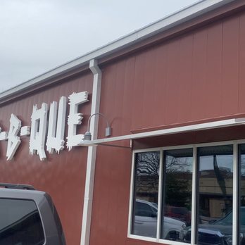 B&B Smokehouse - Barbeque Near Me - San Antonio, Texas