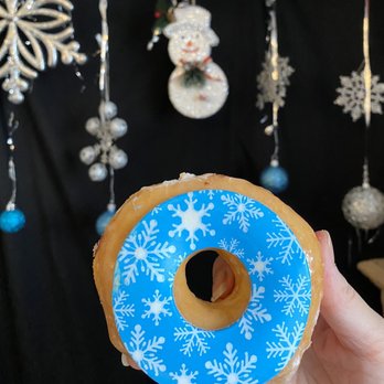 Primo's Donuts - Glazed donut (seasonal winter holiday) - Donuts Near Me - Los Angeles, California