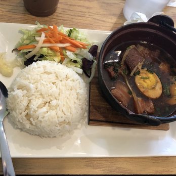 Het Say Vietnamese Kitchen - Vietnamese Near Me - Austin, Texas