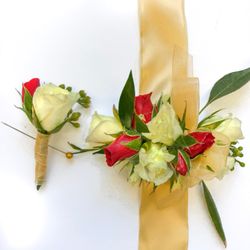 Casa de Flores - Corsage & Boutonnière