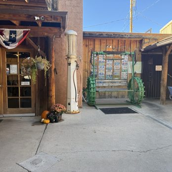 Iron Horse Restaurant - Decor - Steakhouses Near Me - Kanab, Utah Iron Horse Restaurant - Decor - Steakhouses Near Me - Kanab, Utah