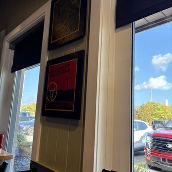 Chili's - Bars Near Me - Brighton, Michigan