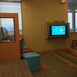 Pine Dental Care: Glenview - Cool waiting area!