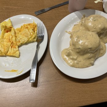 Maple Street Biscuit Company - Scrambled eggs and biscuits & gravy - Breakfast & Brunch Near Me - Mason, Ohio Maple Street Biscuit Company - Scrambled eggs and biscuits & gravy - Breakfast & Brunch Near Me - Mason, Ohio