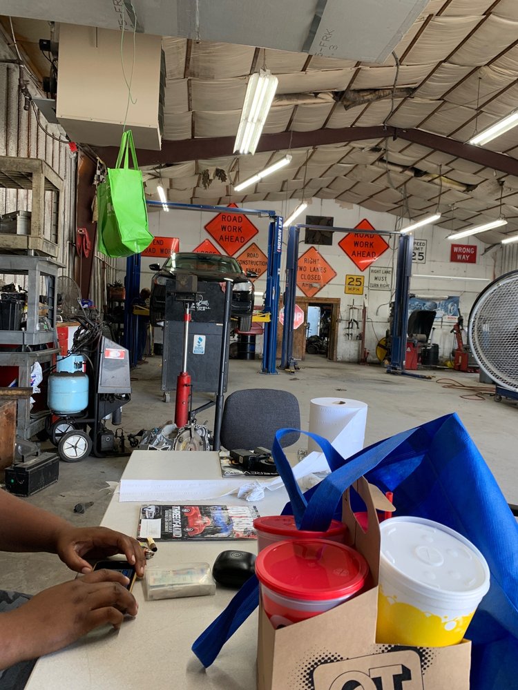 LAKEVIEW AUTO PARTS Updated October 2024 5500 Wilkinson Blvd, Charlotte, North Carolina