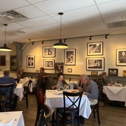 Leonardo's Ristorante & Pizzeria - Interior