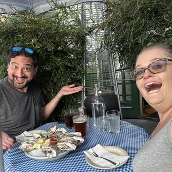 Emmett Watson's Oyster Bar - Having a blast for lunch - Seafood Near Me - Seattle, Washington