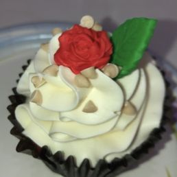 Red velvet tres leches