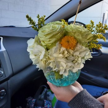Bouquet D'amour - Withered flowers - Florists Near Me