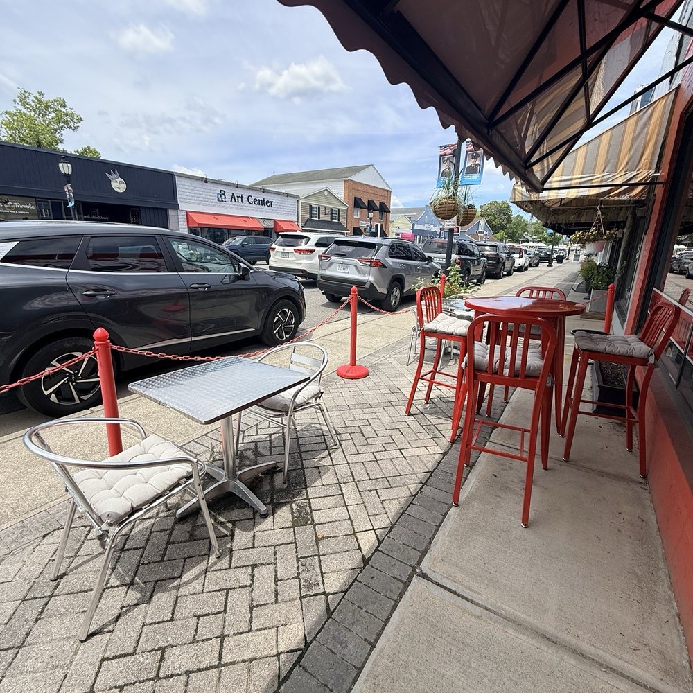 Bay Bistro - Outside seating - Specialty Food Near Me - Kilmarnock, Virginia