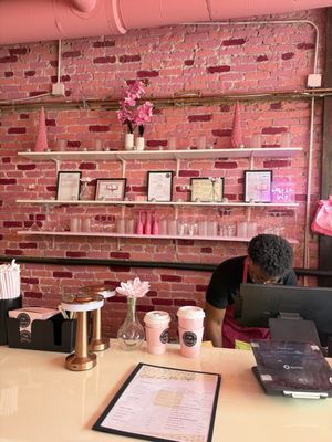 C'est La Vie Cafe by null