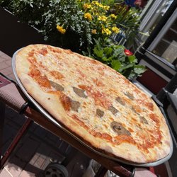 Ken's Pizza and Pub - Large Pizza (8 Slices)
