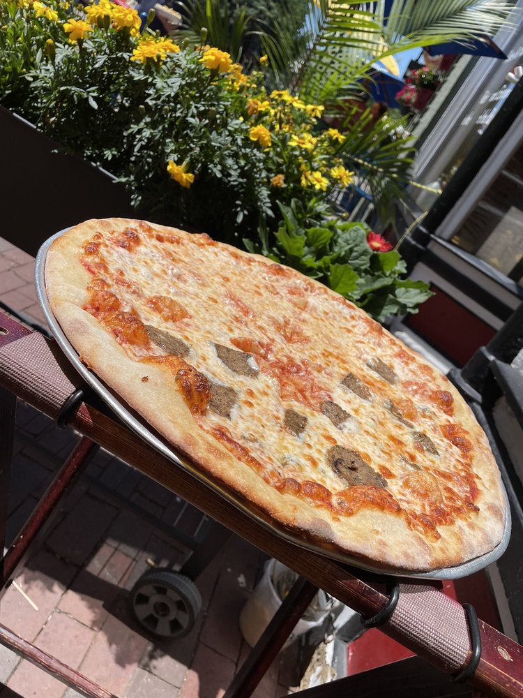 Social spots from Ken's Pizza and Pub