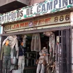 Jamboree - muchísima ropa de camping puedes encontraren este lugar.
