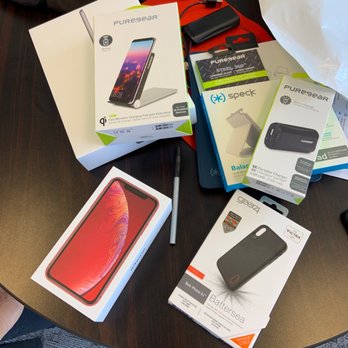 Verizon - I was in at VZW and Rene was awesome. He helped me create my own custom emoji!  Joanna was cool too.  Thanks so much!  Great service! - Mobile Phones Near Me - Paso Robles, California