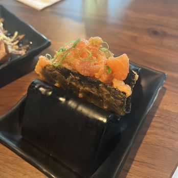 Kan Sushi - Fried poké taco - Sushi Bars Near Me - Honolulu, Hawaii Kan Sushi - Fried poké taco - Sushi Bars Near Me - Honolulu, Hawaii