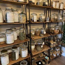 Livin’ Boho - Bulk herbs and teas.