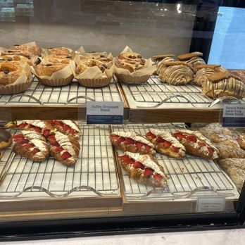 Paris Baguette - Coffee & Tea Near Me - Irvine, California