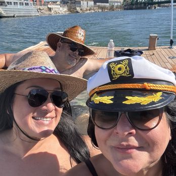 Hot Tub Boats - Hot tub boat out in the water - Boating Near Me - Alameda, California Hot Tub Boats - Hot tub boat out in the water - Boating Near Me - Alameda, California
