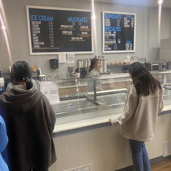 Davis Creamery - Ice Cream & Frozen Yogurt Near Me - Davis, California Davis Creamery - Ice Cream & Frozen Yogurt Near Me - Davis, California