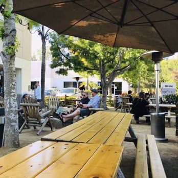 Belching Beaver Pub 980 - Tables outside - Brewpubs Near Me - Vista, California Belching Beaver Pub 980 - Tables outside - Brewpubs Near Me - Vista, California